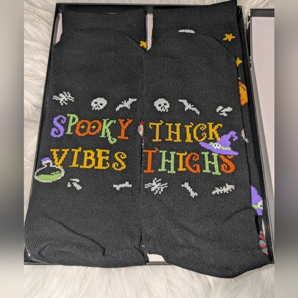 Happypop Women's Halloween Socks Spooky Vibes & Thick Thighs Size 7-14 NWT - Picture 1 of 9